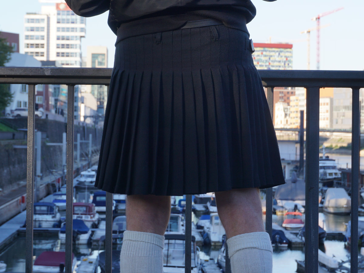 Solid kilts, traditional kilt style